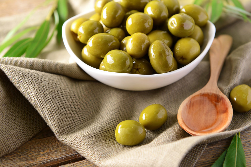 Olivy na stole 