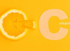 Pomeranč a písmeno C na oranžovém pozadí
