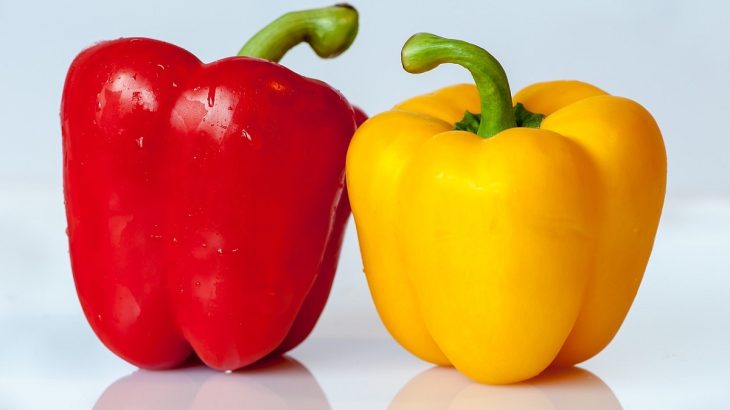 Červená a žlutá paprika